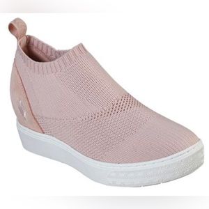 Sketchers women’s Lift Off Weaver Fever pink memory foam knit boot size 9